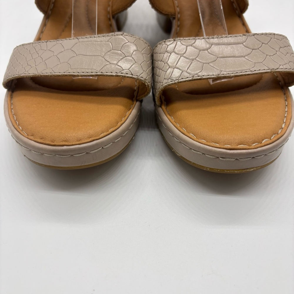 BORN Atzel Embossed Leather Block Heel Platform Sandals Taupe Women's Sz 10 - Picture 2 of 9